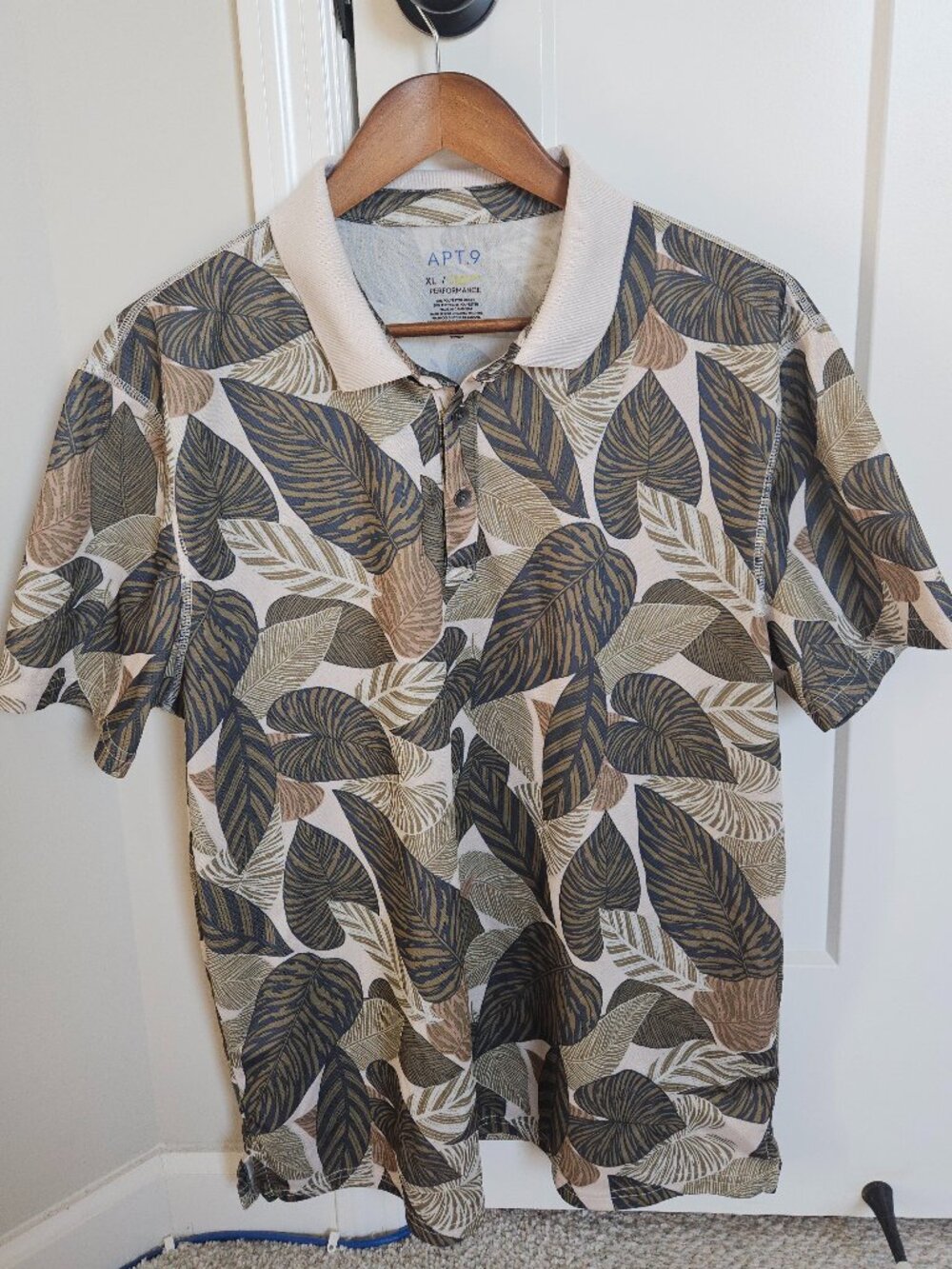 Apt. 9 Premier Flex Performance Tropical Leaf Polo in Navy and Beige, Size XL - Picture 1 of 8